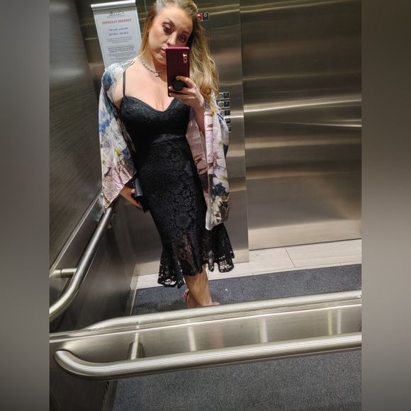 GUESS Black Lace Mermaid Dress Size 6 - Picture 6 of 9